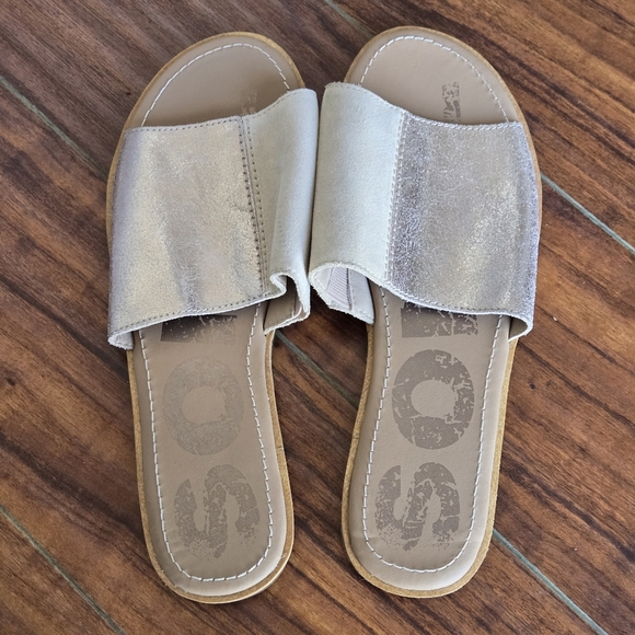 Sorel Ella Block Slide Metallic Suede Women's Sandals in Neutral Tan Size 9 - Picture 2 of 12